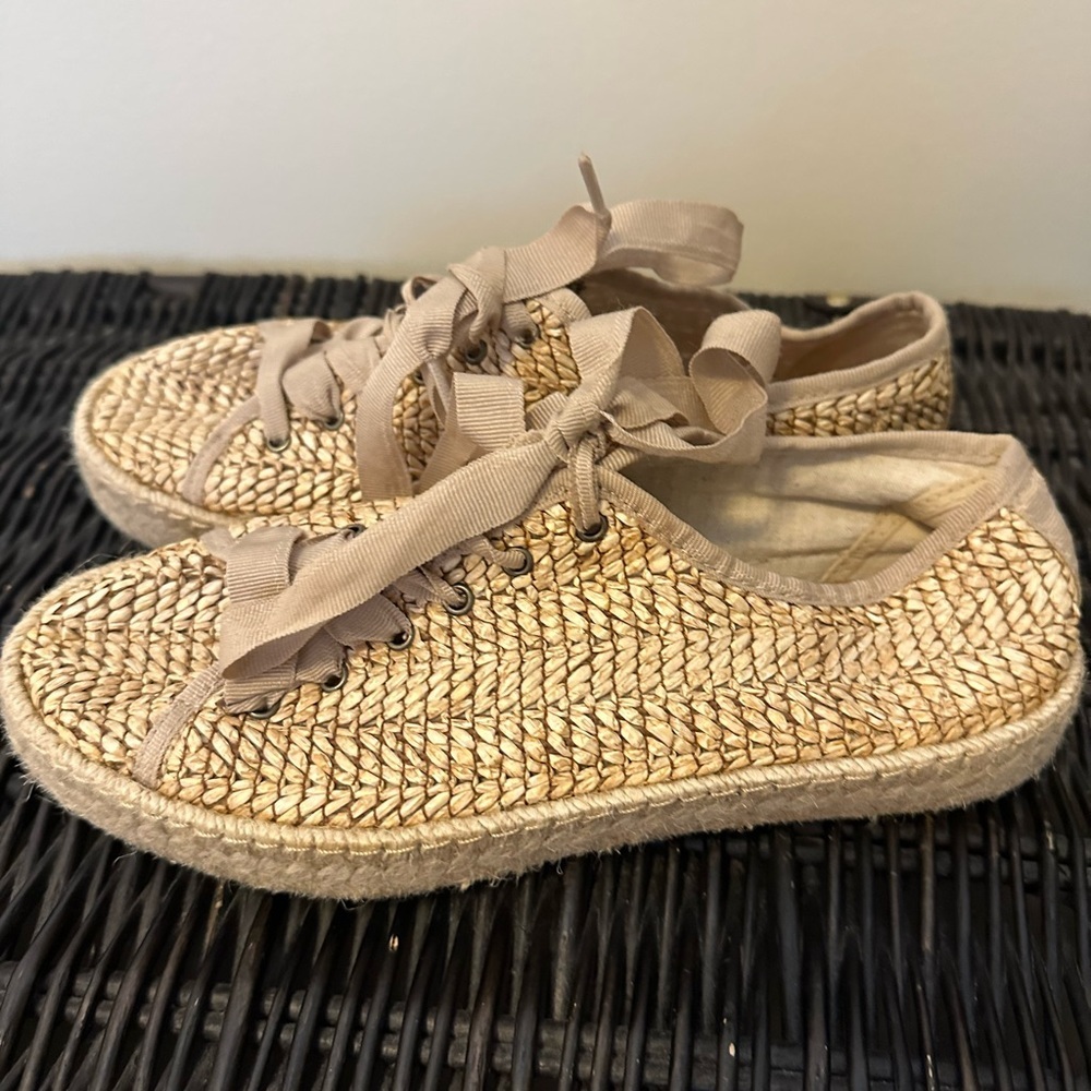 Women’s Azura Shoes - Picture 3 of 5